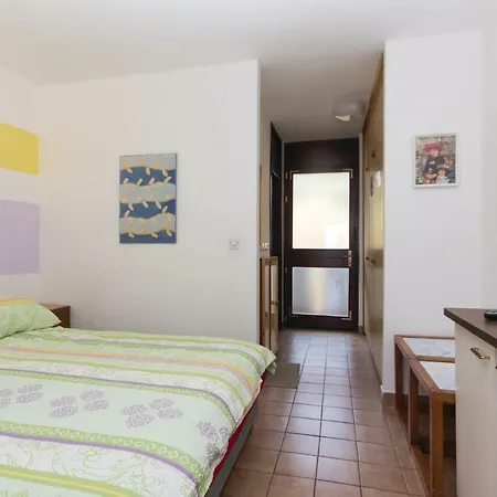 Duga Uvala *lxxxvi * Apartment Peruski